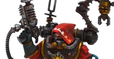 Warhammer 40,000 Adeptus Mechanicus Technoarcheologist miniature