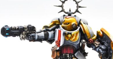 Warhammer 40,000 Space Marines Imperial Harbingers Lieutenant miniature