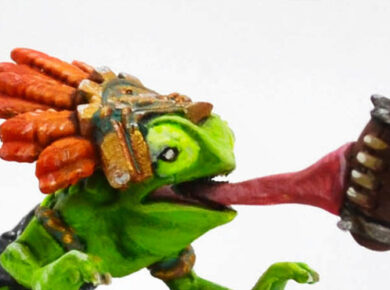 Blood Bowl V3 Lizardmen Chameleon Skink miniature, showcasing a stealthy reptilian player for a fantasy tabletop football team.