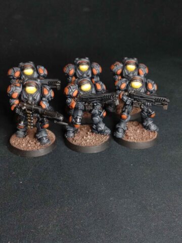 starcraft-tabletop-miniature-game-terran-army-ludoredguard-marines-3 StarCraft tabletop miniature game Terran army by Ludoredguard, featuring painted Terran miniatures for sci-fi tabletop wargaming.
