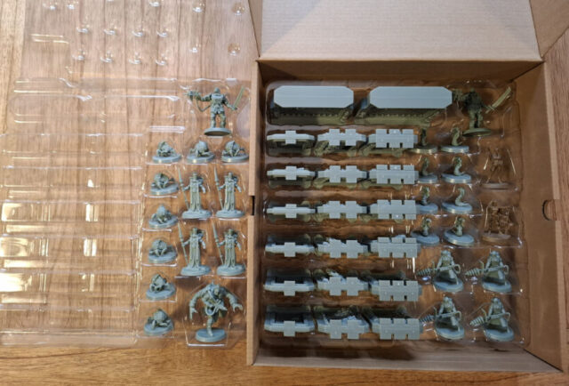 Reichbusters Reloaded unboxing showing the box contents and miniatures