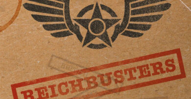 Reichbusters Reloaded unboxing showing the box contents and miniatures